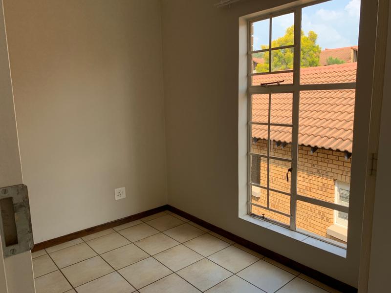 To Let 2 Bedroom Property for Rent in Olympus Gauteng