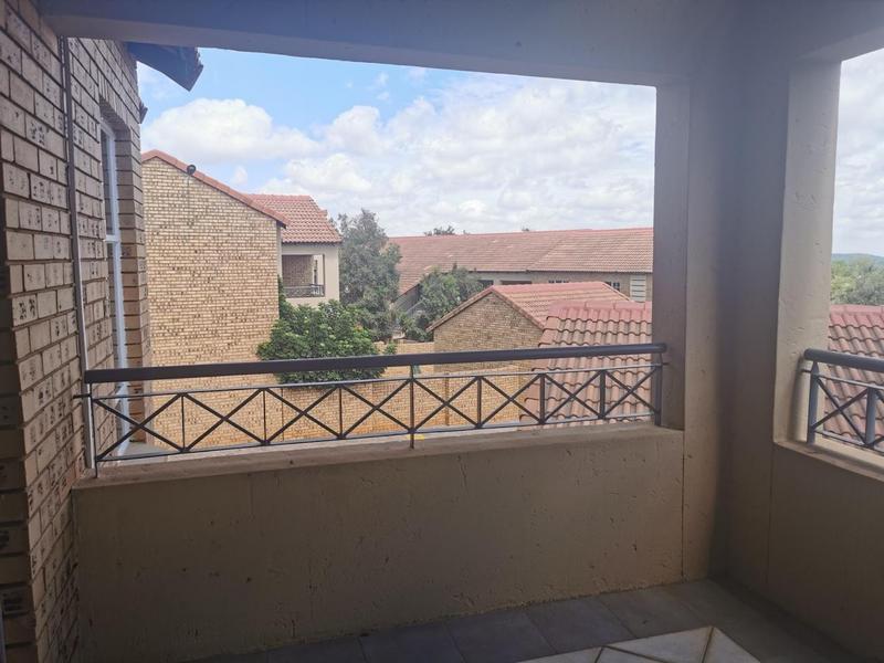 To Let 2 Bedroom Property for Rent in Olympus Gauteng