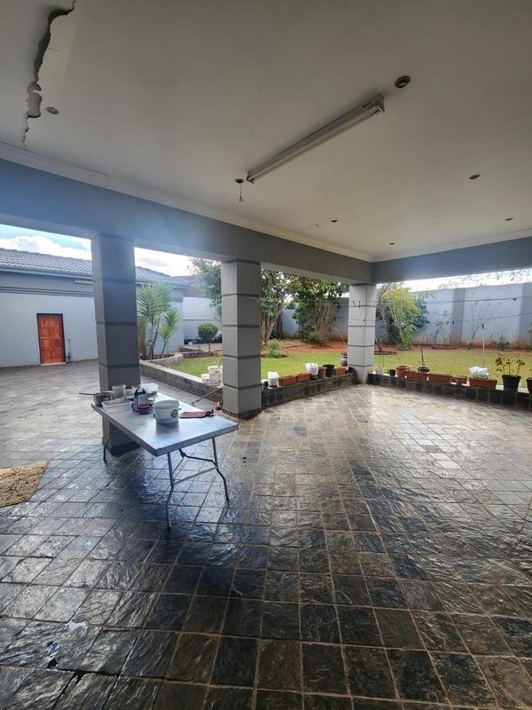 5 Bedroom Property for Sale in Erasmia Gauteng