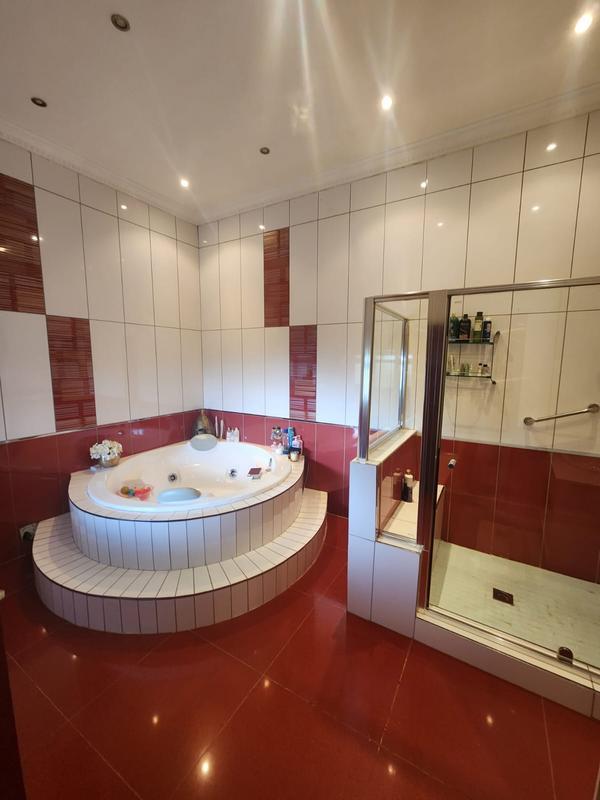 5 Bedroom Property for Sale in Erasmia Gauteng