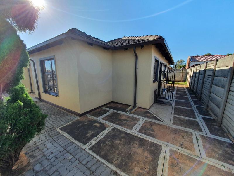 3 Bedroom Property for Sale in The Orchards Gauteng