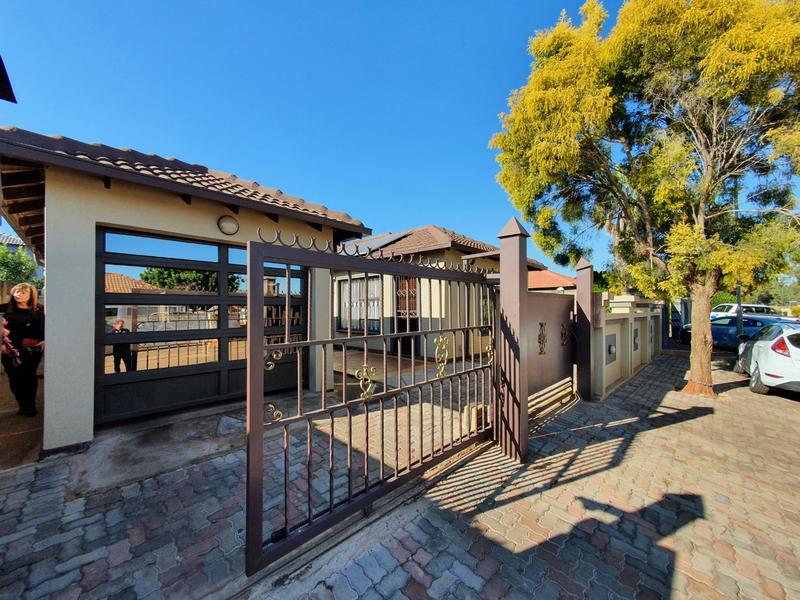 3 Bedroom Property for Sale in The Orchards Gauteng