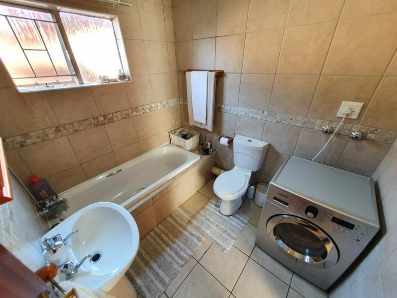 2 Bedroom Property for Sale in Theresa Park Gauteng