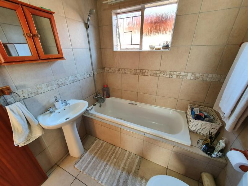 2 Bedroom Property for Sale in Theresa Park Gauteng