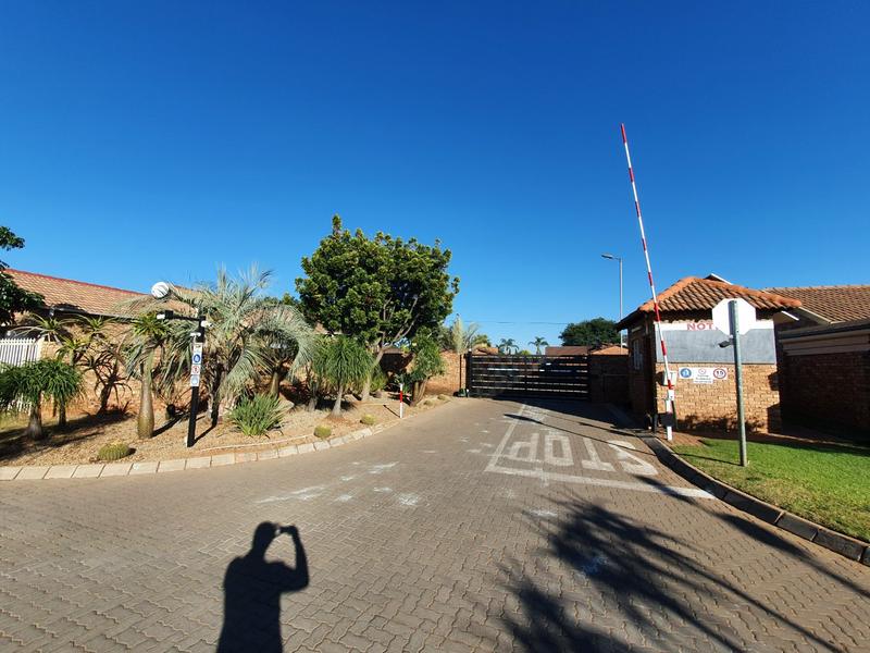 2 Bedroom Property for Sale in Theresa Park Gauteng