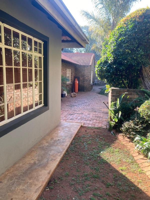 1 Bedroom Property for Sale in Bedfordview Gauteng