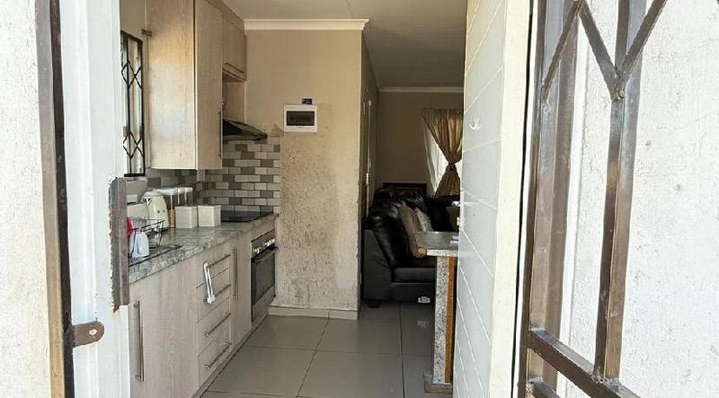 To Let 2 Bedroom Property for Rent in Crystal Park Gauteng