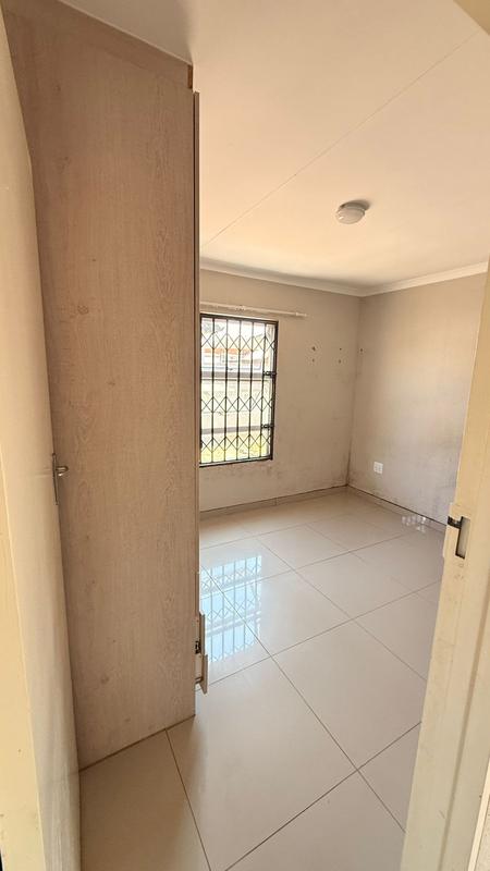 2 Bedroom Property for Sale in Crystal Park Gauteng