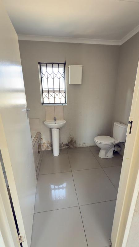 2 Bedroom Property for Sale in Crystal Park Gauteng