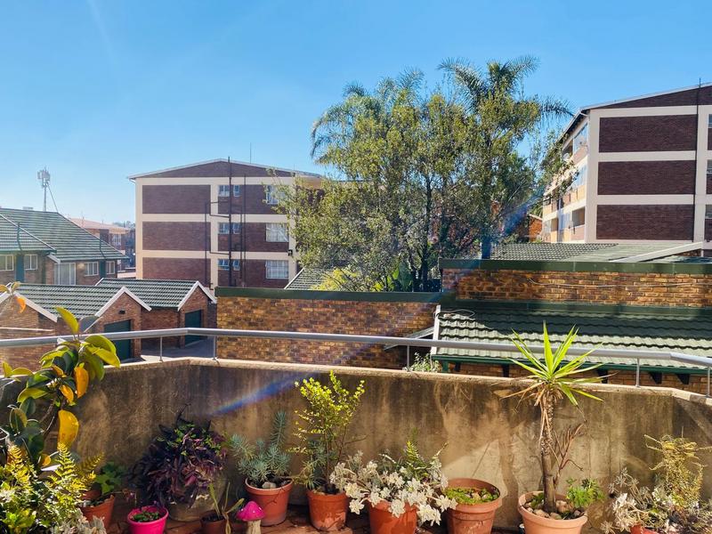 To Let 2 Bedroom Property for Rent in Primrose Hill Gauteng