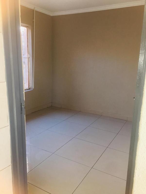 To Let 2 Bedroom Property for Rent in Birch Acres Gauteng