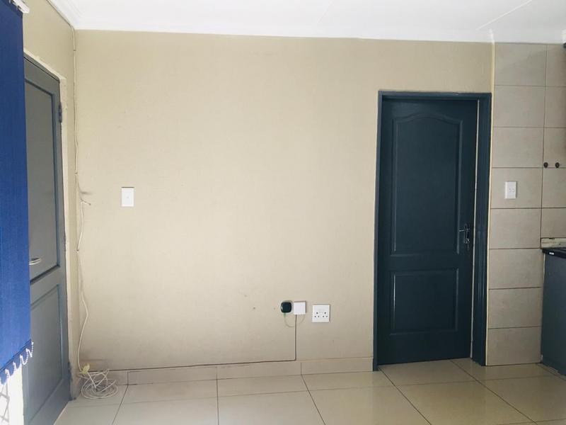 To Let 2 Bedroom Property for Rent in Birch Acres Gauteng
