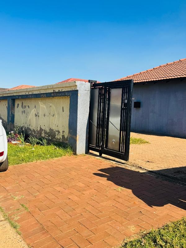 To Let 3 Bedroom Property for Rent in Dawn Park Gauteng