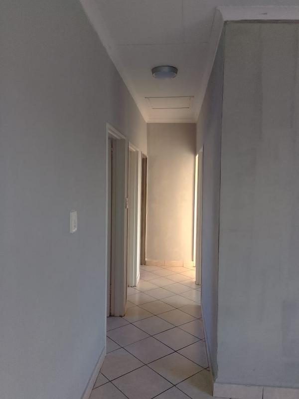 To Let 3 Bedroom Property for Rent in Dawn Park Gauteng