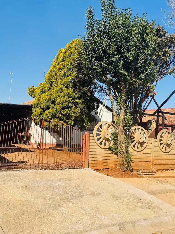 To Let 3 Bedroom Property for Rent in Villa Liza Gauteng