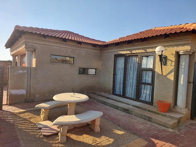 2 Bedroom Property for Sale in Dawn Park Gauteng