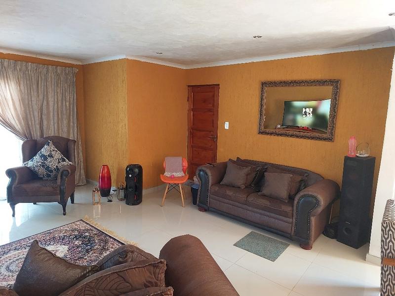 2 Bedroom Property for Sale in Dawn Park Gauteng