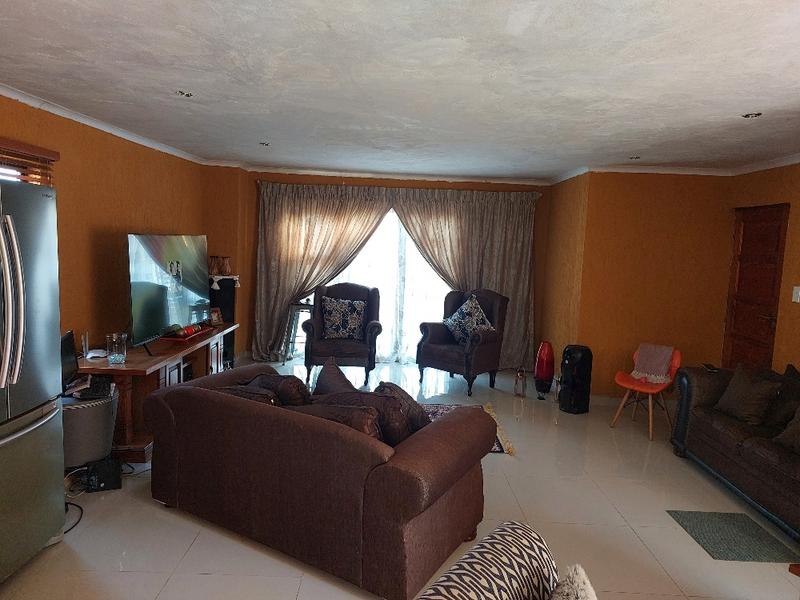 2 Bedroom Property for Sale in Dawn Park Gauteng
