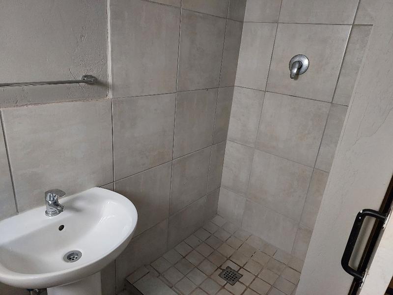 2 Bedroom Property for Sale in Dawn Park Gauteng