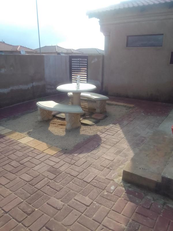 2 Bedroom Property for Sale in Dawn Park Gauteng