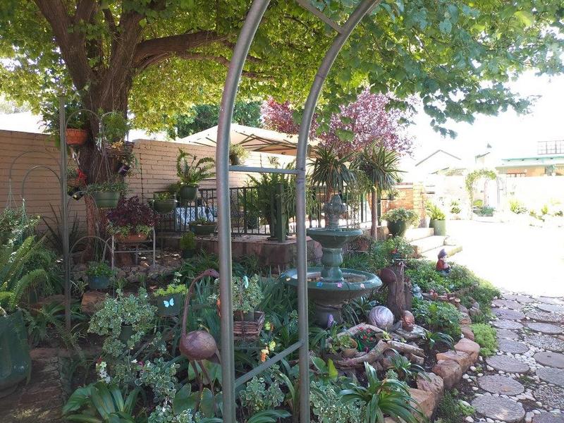 To Let 1 Bedroom Property for Rent in Edenvale Gauteng