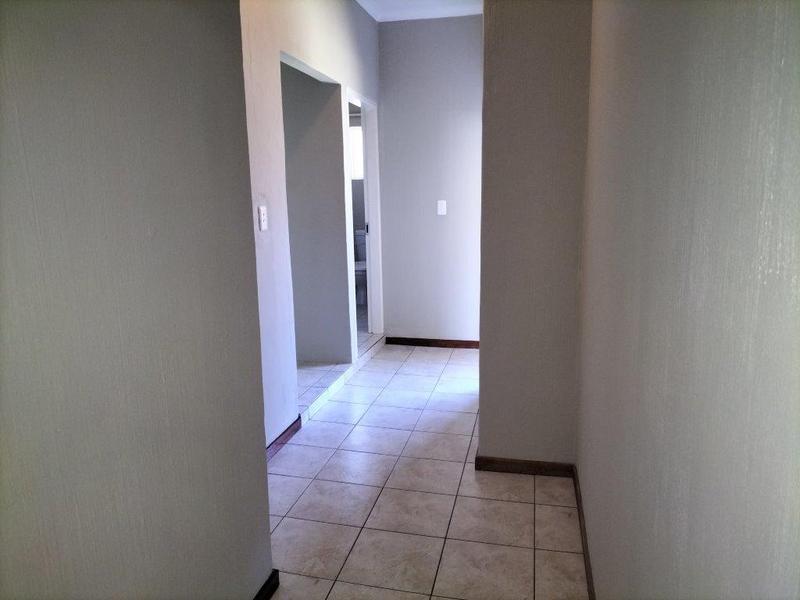 To Let 1 Bedroom Property for Rent in Edenvale Gauteng
