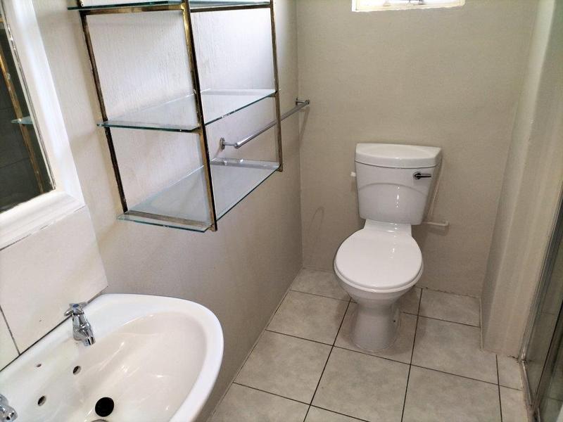 To Let 1 Bedroom Property for Rent in Edenvale Gauteng