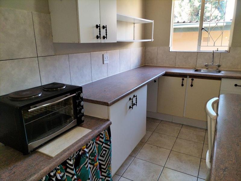 To Let 1 Bedroom Property for Rent in Edenvale Gauteng