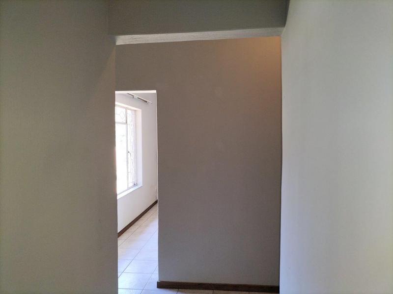 To Let 1 Bedroom Property for Rent in Edenvale Gauteng