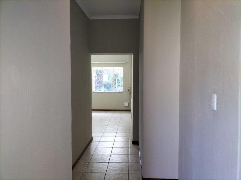 To Let 1 Bedroom Property for Rent in Edenvale Gauteng