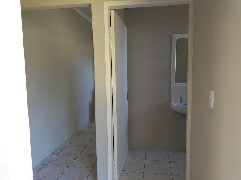 To Let 1 Bedroom Property for Rent in Edenvale Gauteng