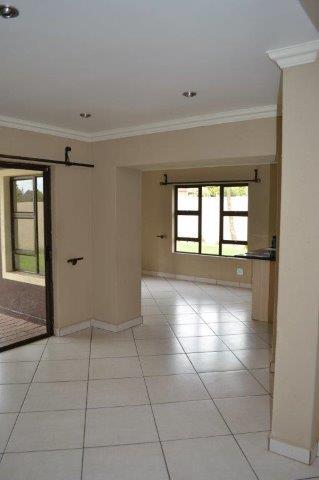 To Let 3 Bedroom Property for Rent in Sonneveld Gauteng
