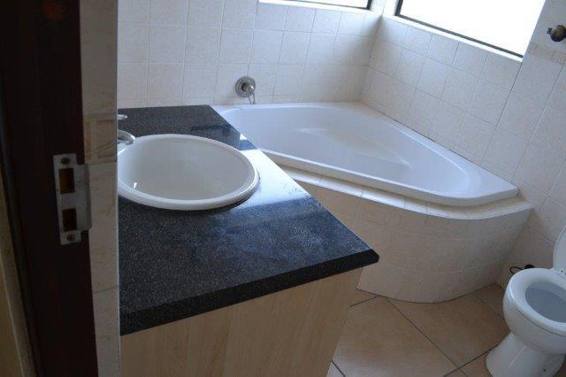 To Let 3 Bedroom Property for Rent in Sonneveld Gauteng