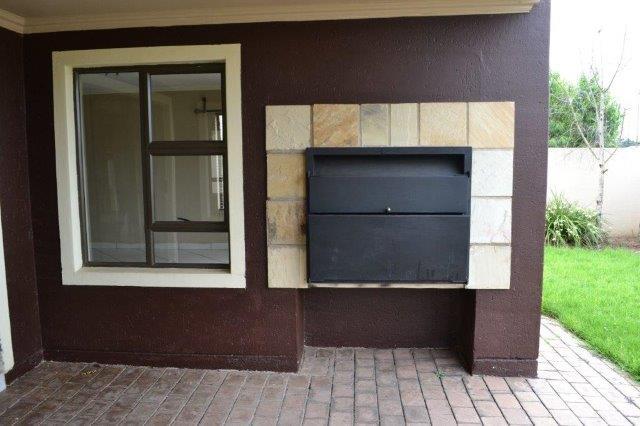 To Let 3 Bedroom Property for Rent in Sonneveld Gauteng