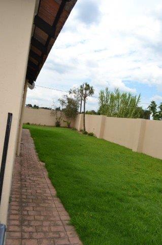 To Let 3 Bedroom Property for Rent in Sonneveld Gauteng