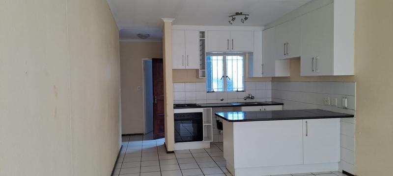 To Let 2 Bedroom Property for Rent in Mulbarton Gauteng