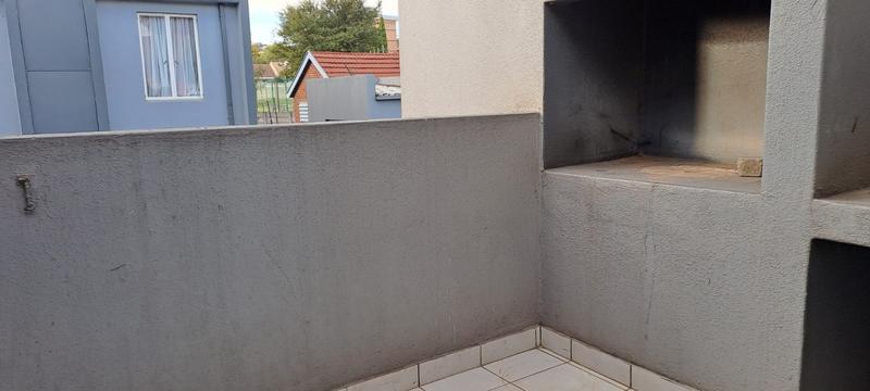 To Let 2 Bedroom Property for Rent in Mulbarton Gauteng