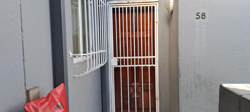 To Let 2 Bedroom Property for Rent in Mulbarton Gauteng