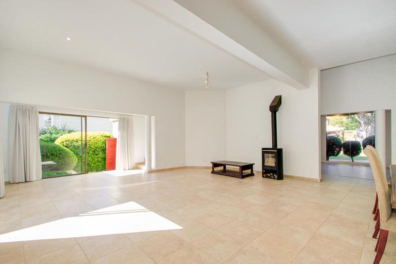 To Let 4 Bedroom Property for Rent in Fourways Gardens Gauteng