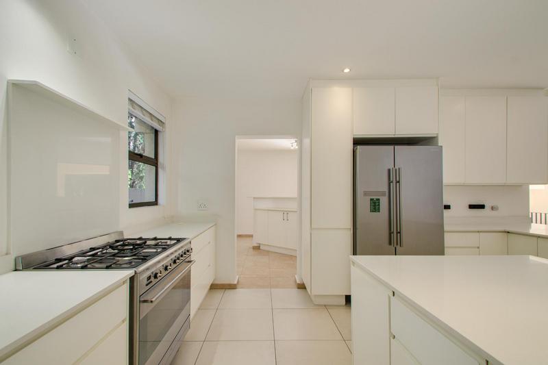 To Let 4 Bedroom Property for Rent in Fourways Gardens Gauteng