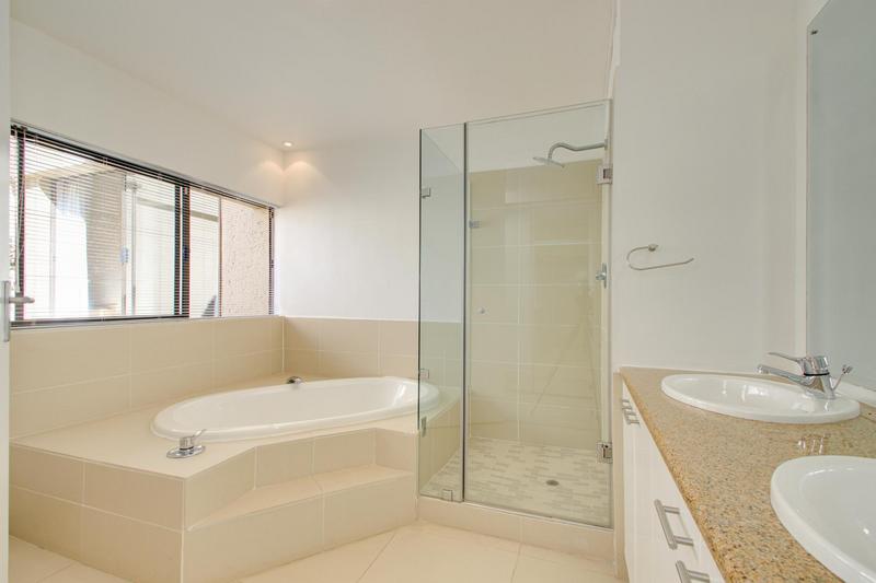 To Let 4 Bedroom Property for Rent in Fourways Gardens Gauteng