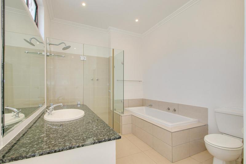 To Let 4 Bedroom Property for Rent in Fourways Gardens Gauteng