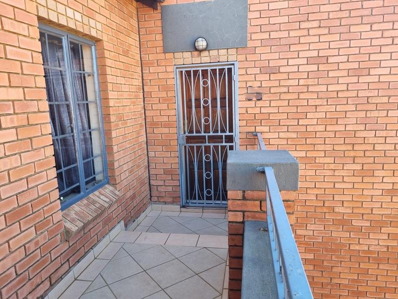 To Let 2 Bedroom Property for Rent in Mooikloof Ridge Gauteng