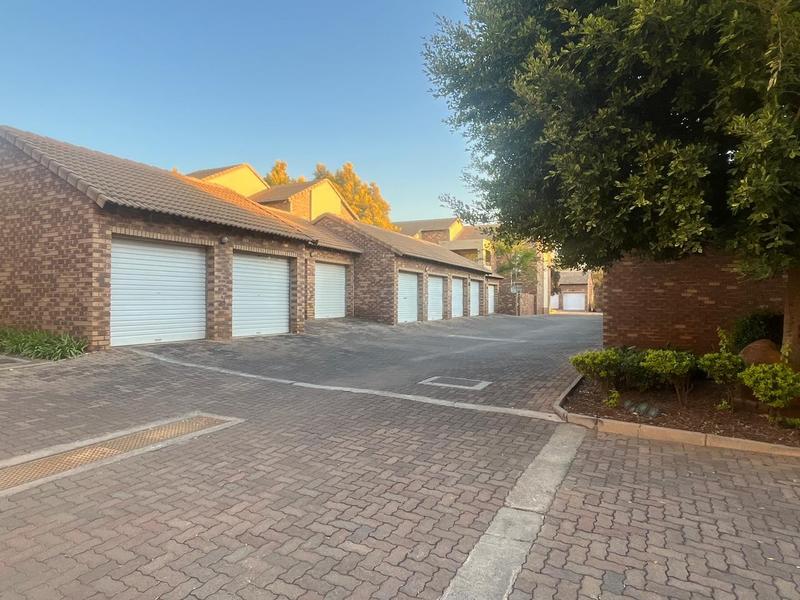 To Let 2 Bedroom Property for Rent in Boardwalk Villas Gauteng