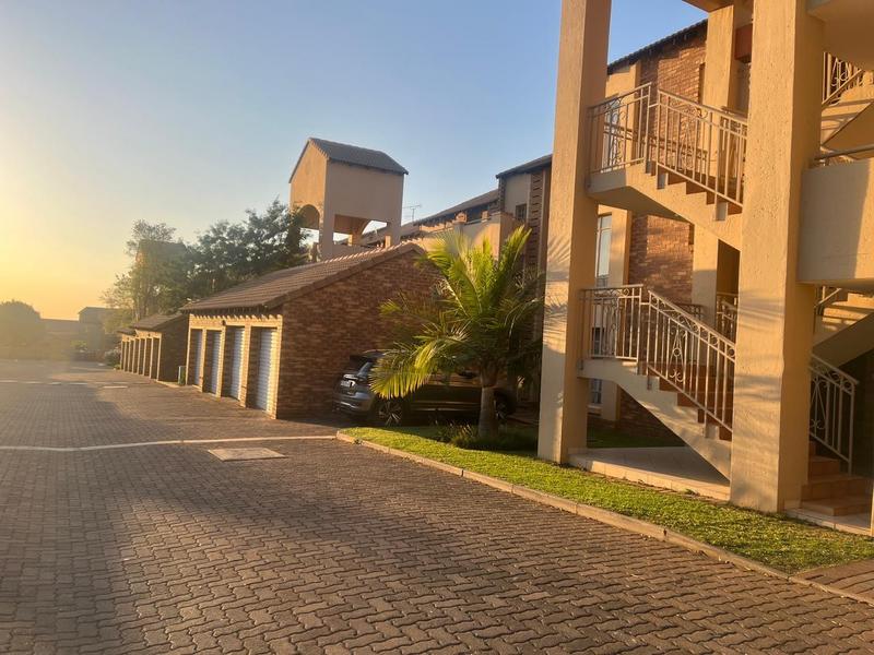 To Let 2 Bedroom Property for Rent in Boardwalk Villas Gauteng