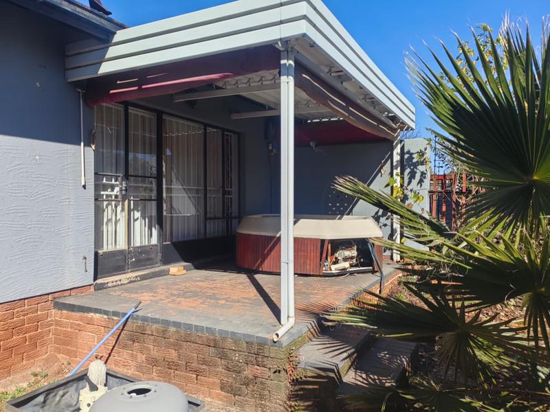 To Let 4 Bedroom Property for Rent in Norkem Park Gauteng