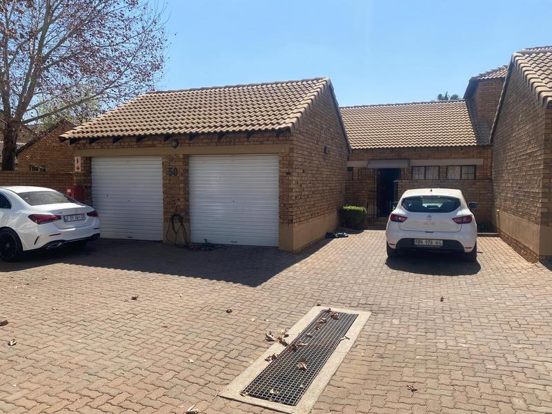2 Bedroom Property for Sale in Monavoni Gauteng