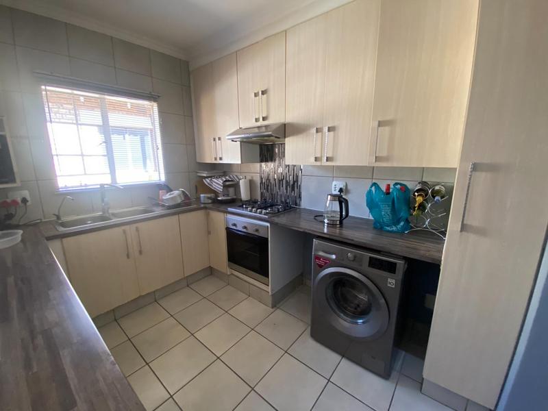 2 Bedroom Property for Sale in Monavoni Gauteng