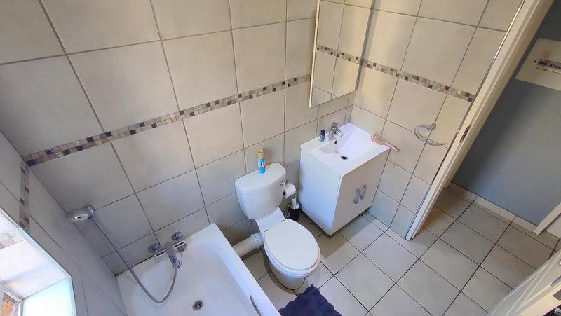 2 Bedroom Property for Sale in Monavoni Gauteng