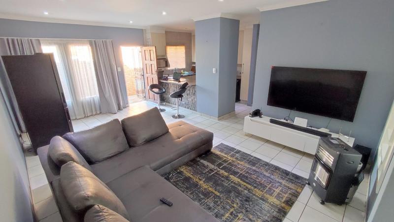 2 Bedroom Property for Sale in Monavoni Gauteng